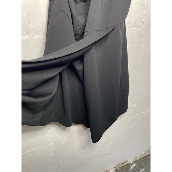 NEW Torrid Crepe One Shoulder Wrap Skirt Romper Black Size 24 - Picture 5 of 8